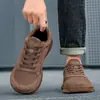 Tênis esportivos respiráveis de malha com biqueira larga e sola larga para atividades ao ar livre, modelo novo para todas as estações, estilo casal, antiderrapantes, casuais para corrida e caminhada para homens