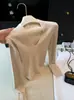 Recomendado para colección personal~ Suéter de punto de alta gama francés con cuello en V y manga larga para mujer, nuevo estilo de otoño e invierno, suéter elegante y adelgazante para usar debajo