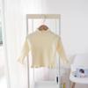 Suéter Macio e Sedoso Outono/Inverno 2025 para Meninas, Cor Sólida, Camisa Base com Gola Alta Meia-Tartaruga em Renda, Top de Tricô para Bebê