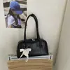 Bolso Retro de Estilo Cotidiano Nuevo para Mujer Invierno 2025, Bolso Exquisito y de Moda para Debajo del Brazo, Bolso de Hombro Casual y Versátil para el Trayecto