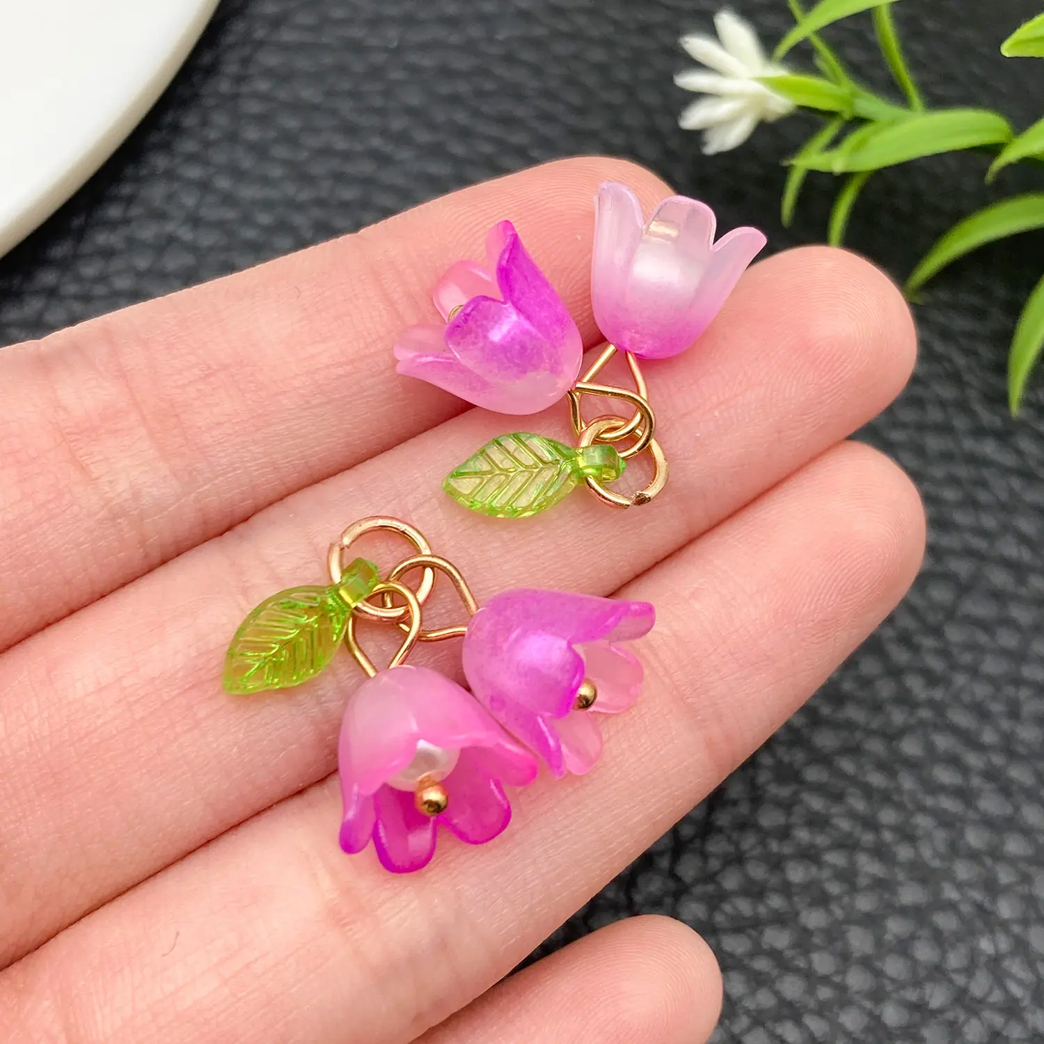 23268-成品-透明紫色亚克力绿叶双个铃兰花22x20mm