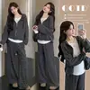 Conjunto de Maternidad 2026 Otoño/Invierno Nuevo Top de Maternidad Rayado + Camiseta Básica de Algodón Tejido Conjunto de Tres Piezas de Maternidad