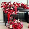 Ornamentos para Quarto de Casamento Flores de Simulação Vermelho Festivo Arranjo de Casamento Avançado Arranjo Floral de Casamento Balde de Abraço Flores Artificiais Floricultura de Simulação