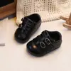 Zapatos Individuales de Primavera y Otoño para Bebés Niñas Zapatos de Cuero para Niñas Suela Suave Zapatos para Primeros Pasos Infantiles Elegantes Retro Zapatos Pequeños de Cuero para Niños Modernos