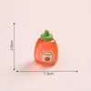 Micro-Paisaje Creativo Tarro de Mermelada de Arándano y Naranja Comida y Juego Decoración DIY Accesorio Colgante Mini Adorno de Escritorio