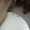 Pendientes de Plata de Ley 925 Tiki con Perla de Agua Dulce Natural Letra para Mujer Estilo Francés Retro Lujo Ligero Pendientes de Gama Alta Pendientes