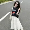 Roupa Infantil Estilo Coreano Verão Novo Estilo Camiseta Fofa para Meninas Estampa de Cogumelo Manga Curta Saia Branca com Laço Conjunto Casual