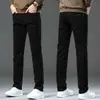 Calça Jeans Stretch Verde Militar para Homens, Corte Reto Slim Fit, Estilo Primavera e Outono, Calça Casual Versátil para Jovens, Nova Calça Longa 2026