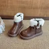 Dr. Infantil. Botas Martens 2026 Otoño Nuevo Estilo Moda para Niñas Botas Estilo Británico Niños Medianos y Grandes Mariposa Botas de Algodón con Felpa Tendencia