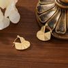 Aretes de Metal con Personalidad de Estilo Francés Exagerado, Acero Titanio Chapado al Vacío, Diseño de Flor Irregular y Efecto Oro Hueco de 18K