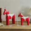 Troncos Nórdicos Decoração Cavalo de Tróia Escultura Cavalo de Tróia Cavalo Vermelho Pintado Decoração de Casamento Par de Letras Grandes e Pequenas Cavalo