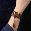 Pulseira de Sândalo Dourado com 108 Contas e os Doze Signos do Zodíaco, Mesmo Estilo das Vistas em Pontos Turísticos, para Homens, com o Buda do Ano de Nascimento, Adequada para Segurar na Mão ou Usar no Pescoço