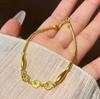 Pulseira de Bobina de Peixe Dourado Pequeno em Ouro de Areia do Vietnã Moda Feminina Versátil Elegante Joia Ano após Ano Presente para Namorada