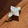 Anillo Popular de Xiaohongshu Eterno Ojo de Caballo Grande con Diamante y Diamante de Gota Pequeña con Garras para Mujer con Diseño Simple y Elegante