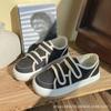 Sapatos Preguiçosos de Lona com Solado Grosso Femininos Outono e Verão Respiráveis Finos de Velcro Nicho Sapatos Pão 2022 Novo Versátil Tendência