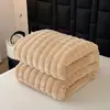 Manta de Terciopelo de Leche de Comercio Exterior, Manta de Aire Acondicionado de Vellón Coral, Manta de Siesta de Oficina de Franela, Manta de Regalo, Suministro Directo del Fabricante