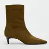 Botas 2025 Novas Populares Botas Maillard Bico Quadrado Salto Alto Cano Médio Zíper Lateral Retrô Salto Gatinho Botas Curtas para Mulheres