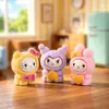Nuevos adornos pequeños creativos y modernos de Sanrio flocado del fabricante, figuras lindas de resina, accesorios para llavero de micro paisajismo al por mayor