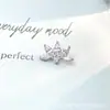 Pendientes de Titanio F-136 Aleación de Titanio Circonia Flor de Loto G23 Titanio Rosca Interna Circonia Labret Piercing Joyería Cabeza