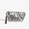 Bolsas para Mulheres 2025 Verão Nova Bolsa de Corrente Geométrica com Diamantes Cor Luminosa que Muda Moda Tendência de Ombro Único Transversal para Mulheres