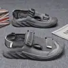 Sandálias Jovens da Moda para Homens, Sola Macia, Novo Estilo Verão 2026, Sapatos Romanos Vietnamitas, Biqueira Fechada, Sapatos de Praia, Calçados Casuais Respiráveis