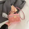 Bolso Cubo Transfronterizo para Mujer Nuevo Estilo 2026 Neceser Caja con Bordado Fino y Patrón de Rombo, Bolso de Mano Retro de Moda para Mujer