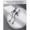 Brincos de Franja Estrela do Abismo Estrela de Quatro Pontas para Mulheres Design Original Estilo Escuro Único Luxo Leve Sensação de Alto Padrão Ornamentos de Orelha com Pino de Prata