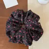 Goma de pelo rizada floral vintage multicapa para mujer, Cinchador de pelo de estilo de alta gama para coleta baja, Elegante accesorio para el cabello para otoño