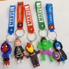 Figuritas de Dibujos Animados de Moda, Colgantes para Mochilas Infantiles, Llaveros para Llaves de Coche, Decoraciones para Maletas, Regalos Exquisitos de Máquinas de Peluches al por Mayor