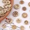Botones Naturales de Coco en Stock del Fabricante al por Mayor, Patrón Irregular de Dos Agujeros y Cuatro Agujeros Botones Decorativos de Concha de Coco para Manualidades Accesorios de Ropa