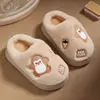 Chinelos de algodão infantis para outono e inverno, design fofo de pinguim, adequados para meninos e meninas, quentes e confortáveis para usar em casa, disponíveis em tamanhos para bebês e crianças maiores, com forro adicional de fleece