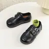 Zapatos de Cuero de Moda para Niñas Modelo Nuevo 2026 Zapatos Individuales Negros para Bebé Zapatos para Niños Estilo Británico Suela Suave Zapatos Birkenstock para Niños