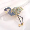 Fabricantes de broches de animais para idosos transfronteiriços moda flor de flamingo corsage estilo jantar de luxo acessórios de vestuário cheios de pinos de diamante