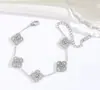 Nova Pulseira de Aço Titânio Borboleta para Mulheres, Estilo Ins de Luxo Leve com Toque de Alto Padrão, Acessório de Moda que Não Desbota, Design de Nicho, Item Mais Vendido