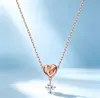 Conjunto Romántico de Collar, Pulsera y Aretes con Cristales Swarovski Element y Diseño de Corazón Retorcido