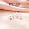 Pendientes de cola de pez de plata S925, pendientes de resorte en espiral, pendientes elegantes de lujo de alta gama para mujer, para dormir libremente