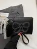 Súper Populares Este Año, los Bolsos Cuadrados Pequeños Están en Tendencia. Nuevos Bolsos de Hombro para Mujer Otoño e Invierno 2025, Bolsos Cruzados, Bolsos Cruzados de Moda y con Estilo