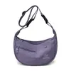 Bolsa transversal feminina em formato de dumpling, muito estilosa, casual, versátil, leve, perfeita para carregar um celular, adequada para compras e para o dia a dia.