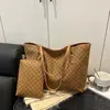 Set de Dos Piezas de Textura de Alta Gama Transfronterizo 2025 Nuevo, Bolso Tote de Gran Capacidad, Bolso de Mano de Estilo Popular y Versátil de Celebridad de Internet