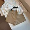 ¡Muy recomendable! Estilo Old Money~Pantalones cortos de lino caqui de alta densidad y alto número de hilos para mujer, nuevos shorts de verano