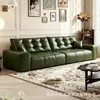 Sofá preto estilo vintage em couro encerado a óleo com botões capitonê, assento profundo, braços largos, modelo de chão, sofá de couro de linhas retas para a sala de estar