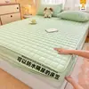Funda de colchón acolchada antibacteriana Clase A, funda de cama segura para bebés, protector de colchón impermeable a prueba de orina, funda de cama modelo nuevo 2026