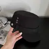 Boné de Baseball Estilo Coreano Retrô de Algodão e Linho com Circunferência da Cabeça Grande e Topo Plano para Mulheres Moda Primavera Outono Rebites Versátil Afina o Rosto Chapéu de Equitação