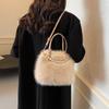Bolso Pequeño Peludo 2025 Nueva Moda Bolso Cubo de Piel con Perlas Textura Otoño e Invierno Bolso Cruzado para Mujer