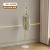Perchero de Metal Sencillo para Apartamentos Pequeños, Perchero de Pie Creativo, Estante Pequeño de Moda con Base de Pizarra