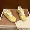 Sapatos de treino alemães para aumentar a altura interna de pessoas baixas, femininos, estilo novo 2026, sola macia, sapatos casuais, estilo fino de outono, sapatos esportivos Forrest Gump