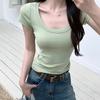 Foto Real de Camiseta de Manga Curta para Mulheres Ins Tendência Verão 2025 Nova Versátil Gola Redonda Baixa Clavícula Look Emagrecedor Top