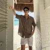 Camisa de Lino Color Café Estilo Old Money para Hombre, Atuendo para Vacaciones de Verano, Camisa de Seda de Hielo Protectora del Sol, Manga Corta Casual