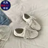 Moda Retro Tênis de Treino Alemão Feminino 2026 Primavera/Outono Novos Confortáveis Sapatos Brancos Femininos Versáteis Confortáveis Sapatos com Cadarço Sapatos Femininos