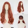 Peruca para mulheres com franja, cabelo longo cacheado castanho-alaranjado, 24 polegadas de cabelo sintético, aplique sintético para um visual estiloso